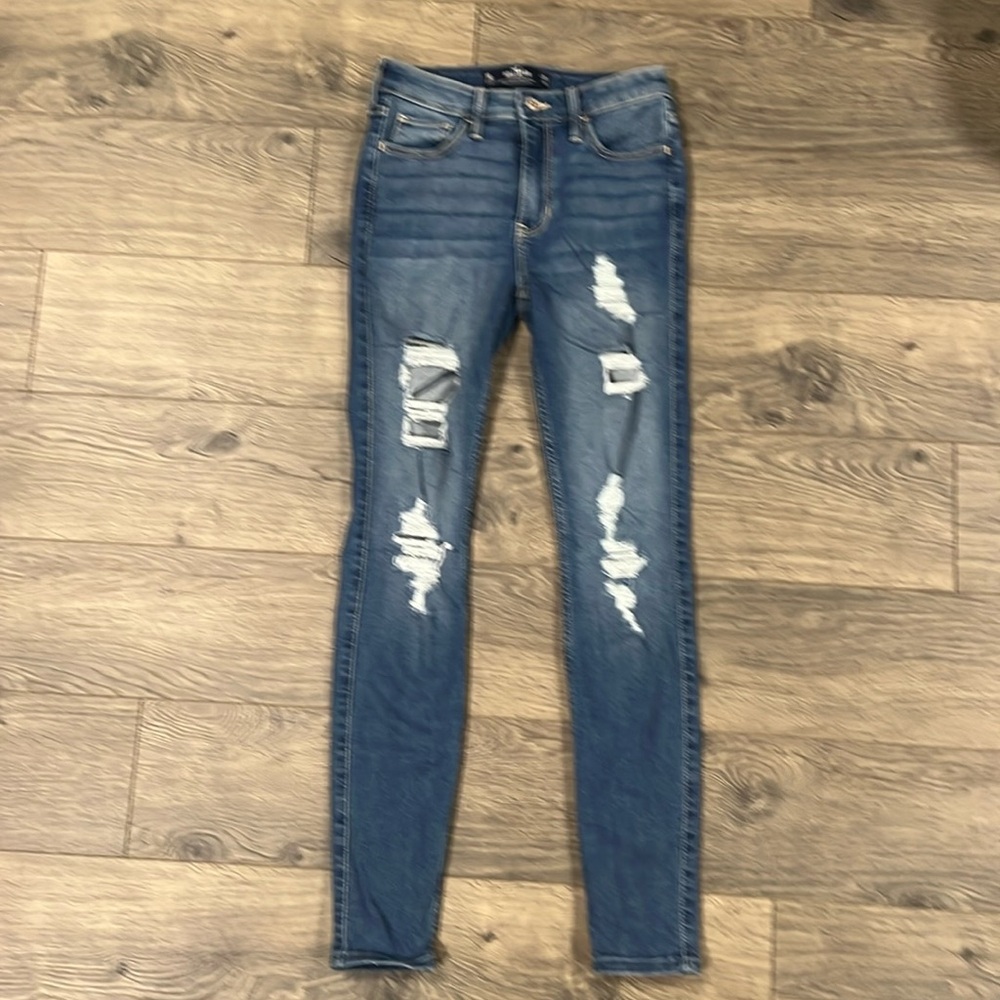 Hollister super high-rise jeans. Size 1R